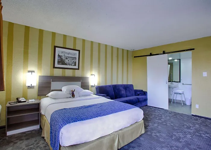 Motel Center Downtown 2*