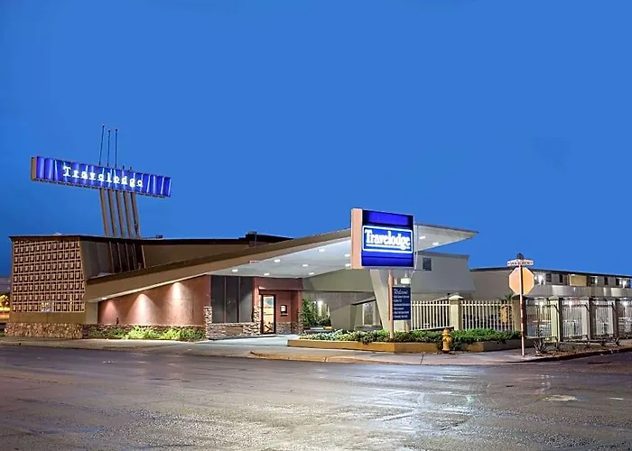 Center Downtown 2*