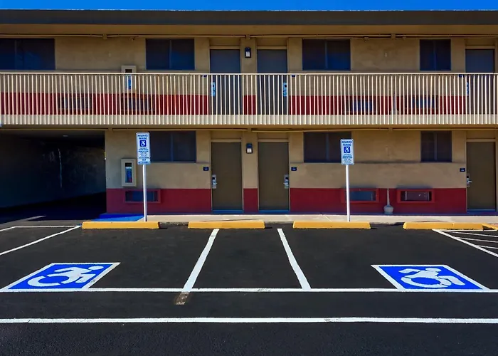 Motel Center Downtown 2*