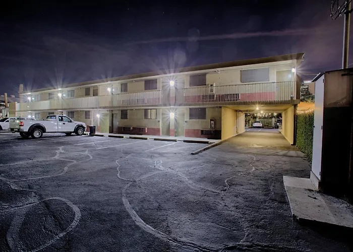 Center Downtown Motel