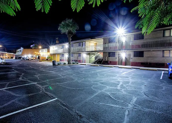 Center Downtown Motel