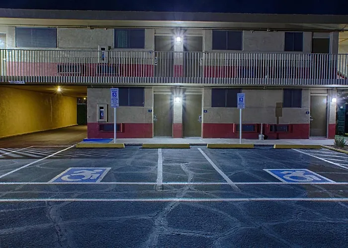 Motel Center Downtown 2*